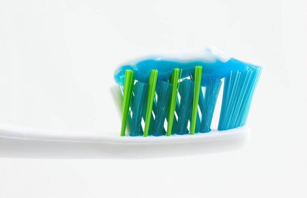 Triclosán - cepillo de dientes y pasta